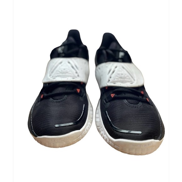 𝅺nike Kyrie Low 3 team size 9.5 - Picture 2 of 10